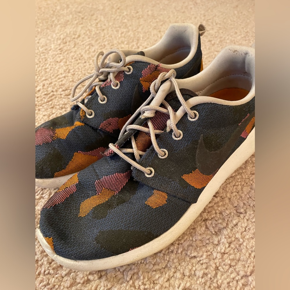 tennis shoes